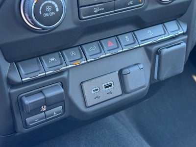 2025 Chevrolet Silverado 1500 Custom Trail Boss BLACKOUT PACKAGE