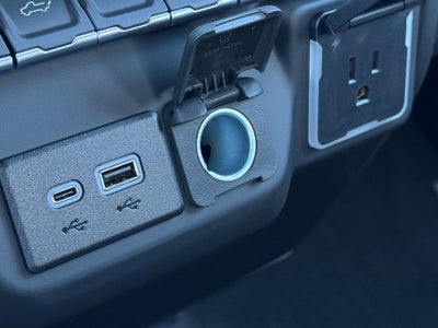 2025 Chevrolet Silverado 1500 Custom Trail Boss BLACKOUT PACKAGE