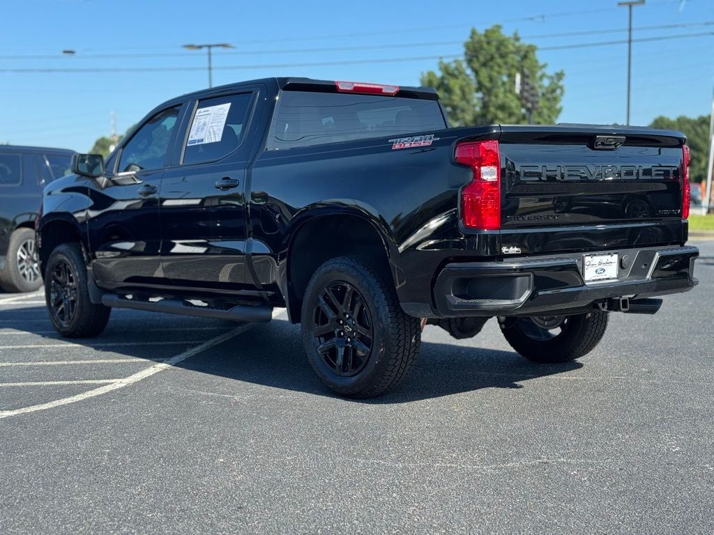 2025 Chevrolet Silverado 1500 Custom Trail Boss BLACKOUT PACKAGE