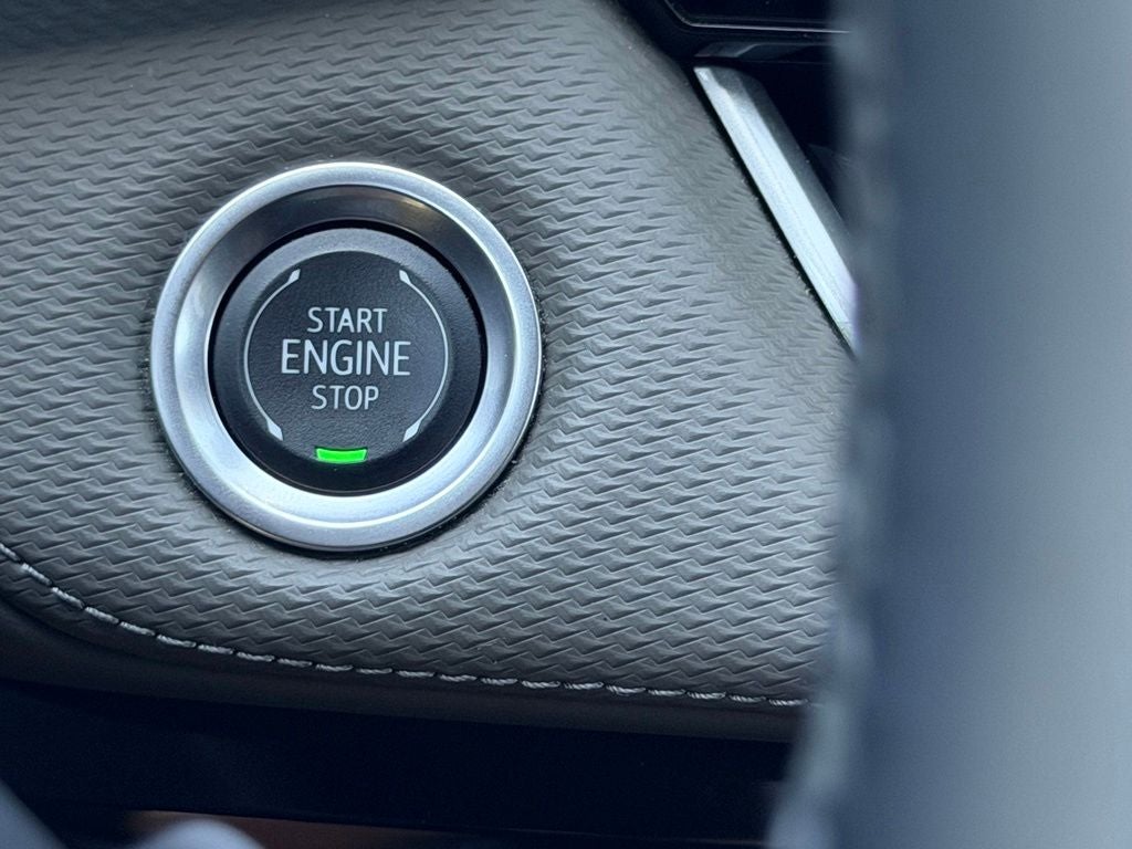 2025 Chevrolet Equinox LT SAFETY & TECH PACKAGE