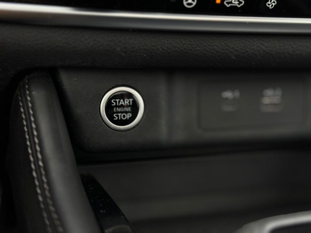 2023 Nissan Rogue SL NEW TIRES!!