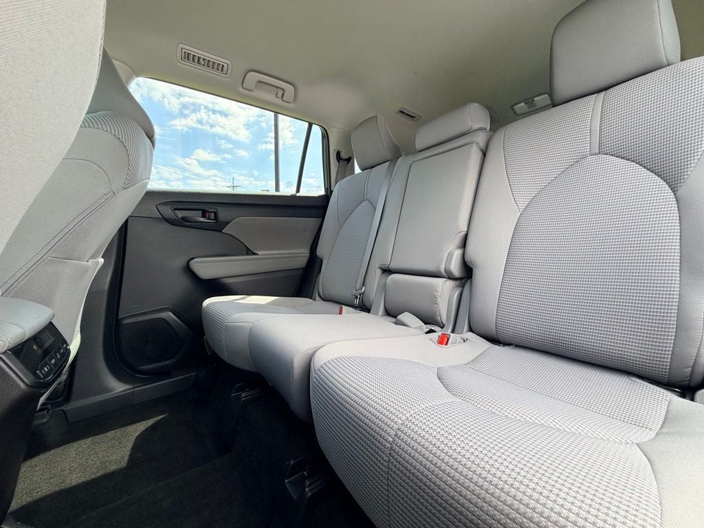 2023 Toyota Highlander LE 3RD ROW SEATING