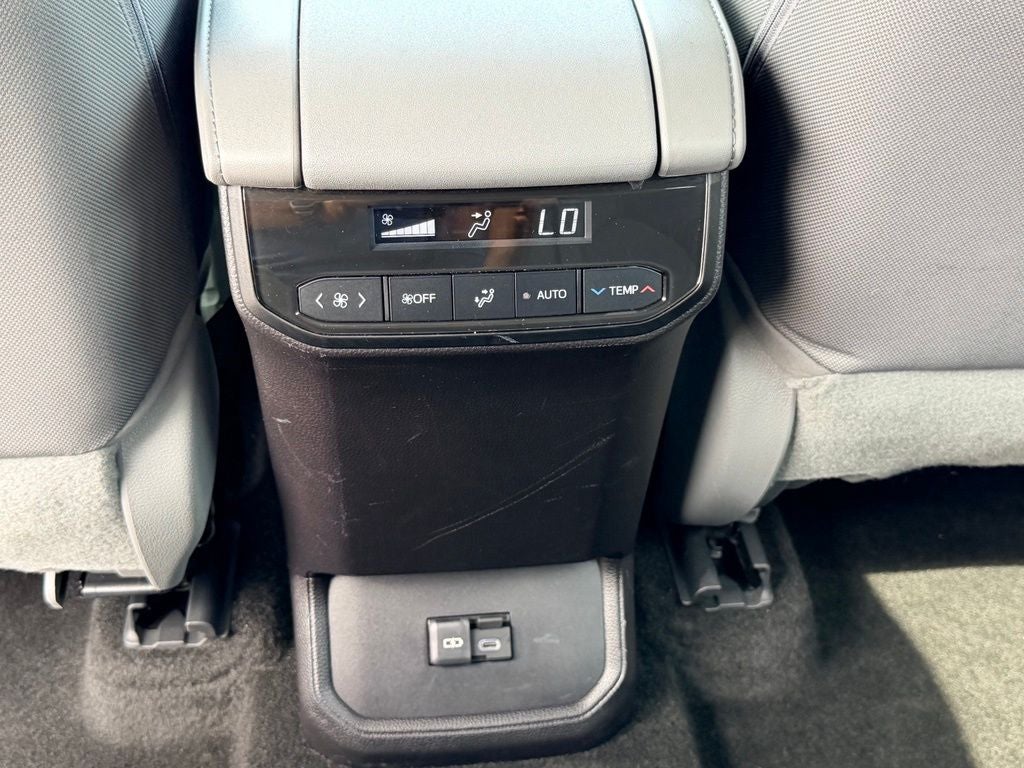 2023 Toyota Highlander LE 3RD ROW SEATING