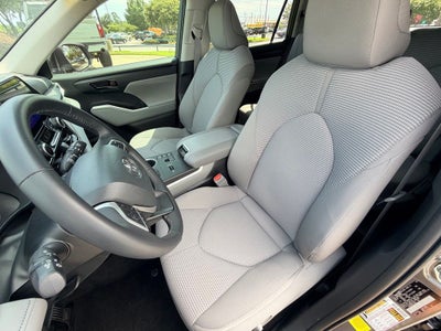 2023 Toyota Highlander LE 3RD ROW SEATING