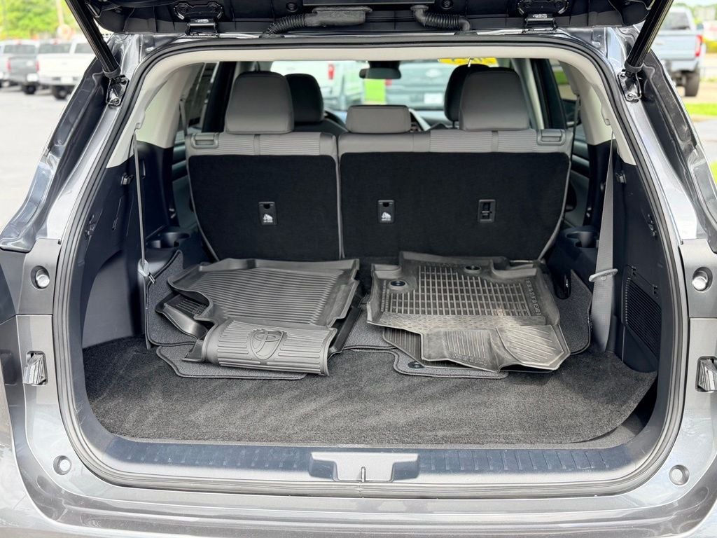 2023 Toyota Highlander LE 3RD ROW SEATING