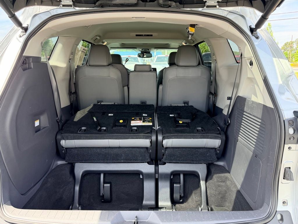 2023 Toyota Sienna XLE 8 Passenger