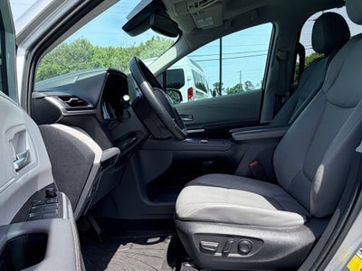 2023 Toyota Sienna XLE 8 Passenger