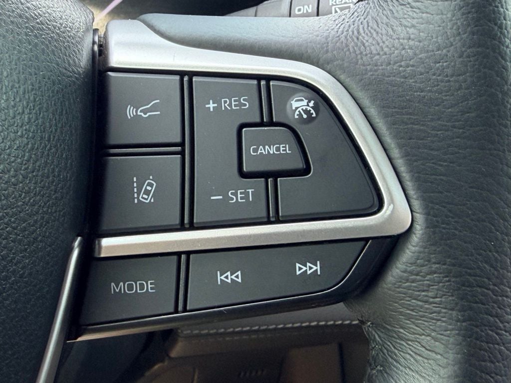 2023 Toyota Sienna XLE 8 Passenger