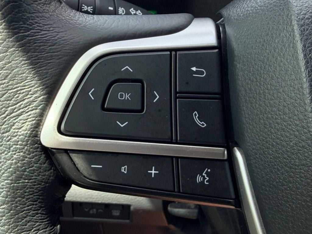 2023 Toyota Sienna XLE 8 Passenger