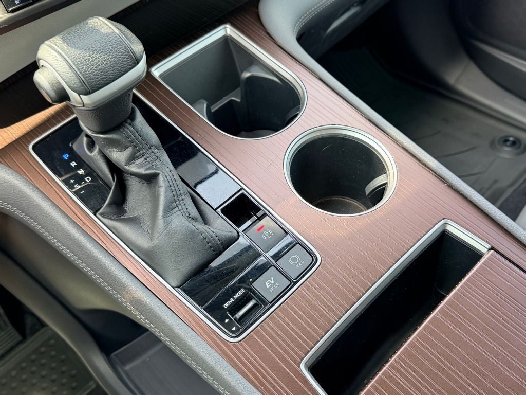 2023 Toyota Sienna XLE 8 Passenger