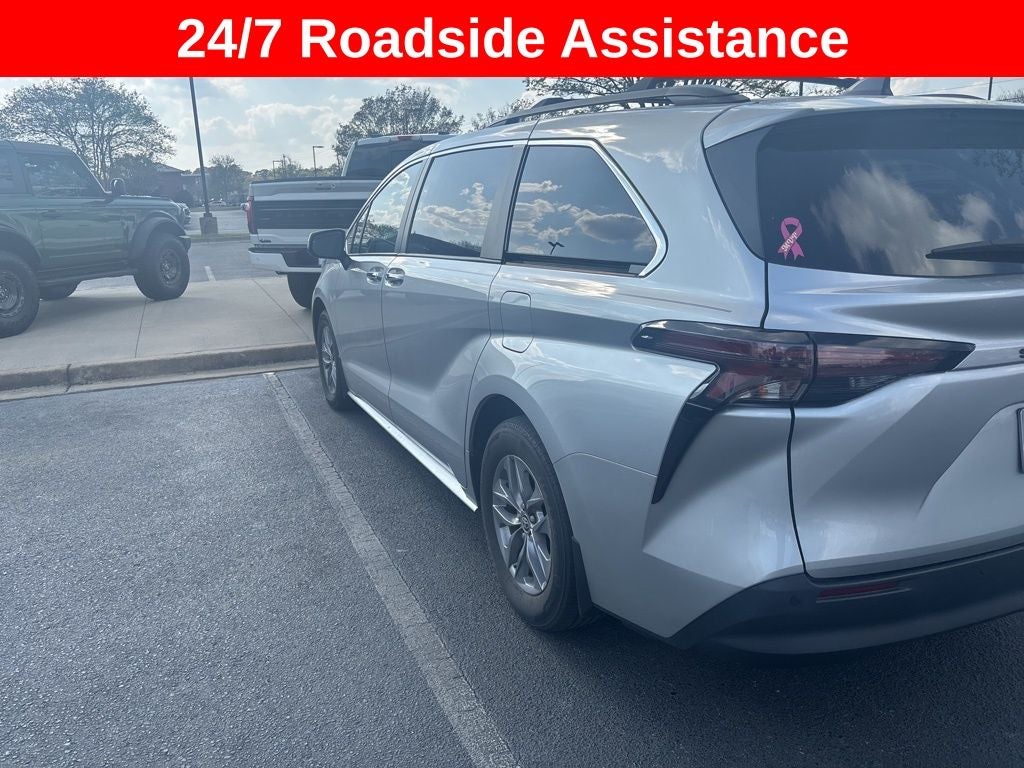 2023 Toyota Sienna XLE 8 Passenger