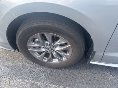 2023 Toyota Sienna XLE 8 Passenger