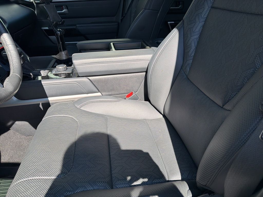 2022 Toyota Tundra Limited PANO ROOF TECH PACKAGE LOW MILES!!