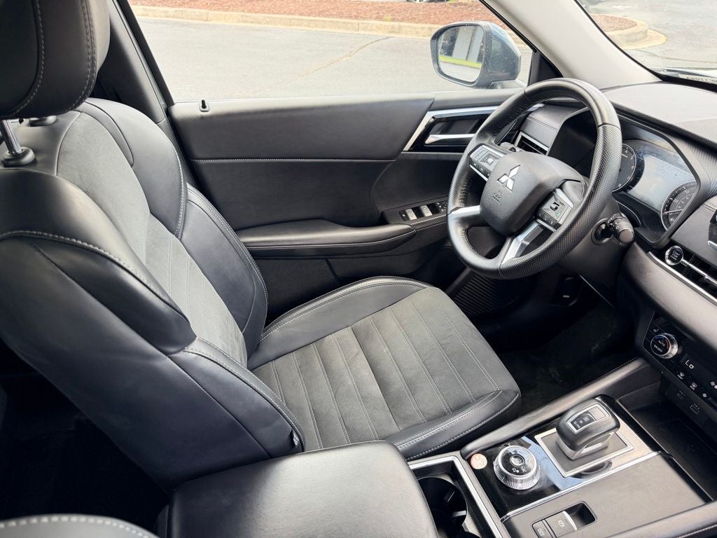 2024 Mitsubishi Outlander SE NAVIGATION 3RD ROW SEATING