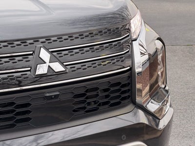 2024 Mitsubishi Outlander SE NAVIGATION