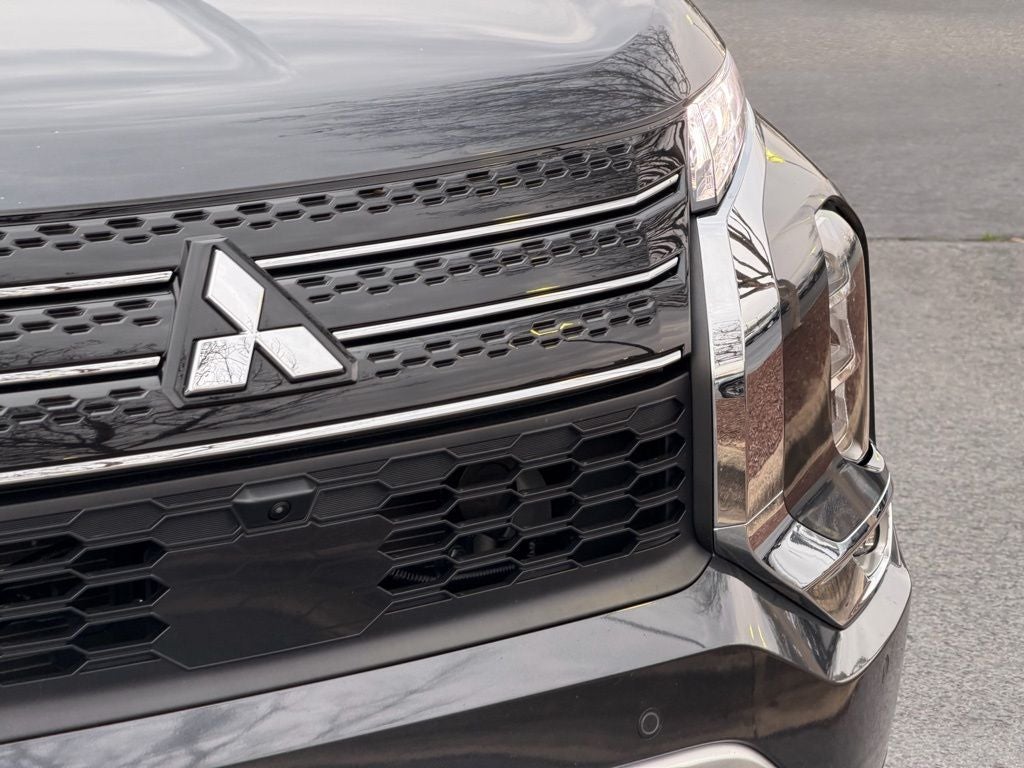 2024 Mitsubishi Outlander SE NAVIGATION