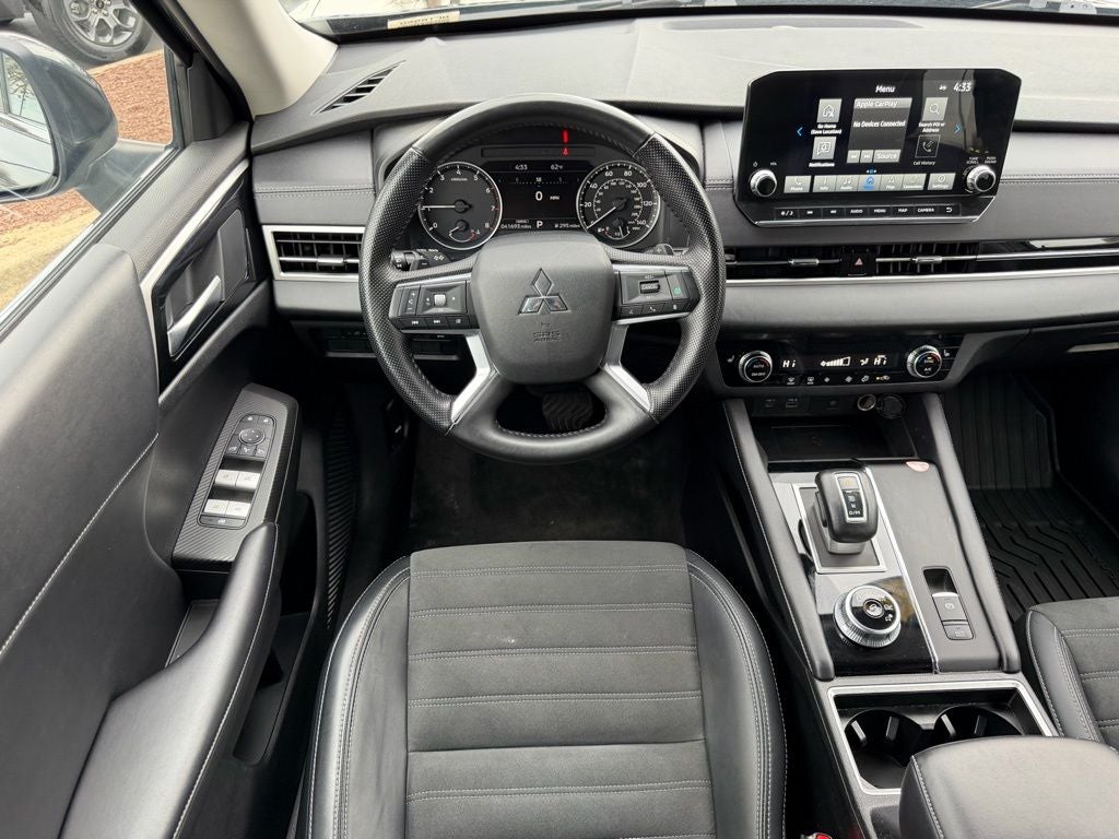 2024 Mitsubishi Outlander SE NAVIGATION