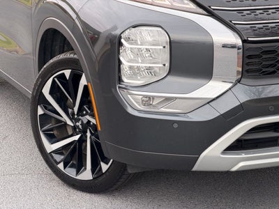 2024 Mitsubishi Outlander SE NAVIGATION