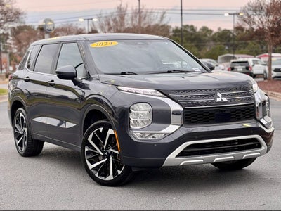 2024 Mitsubishi Outlander SE NAVIGATION