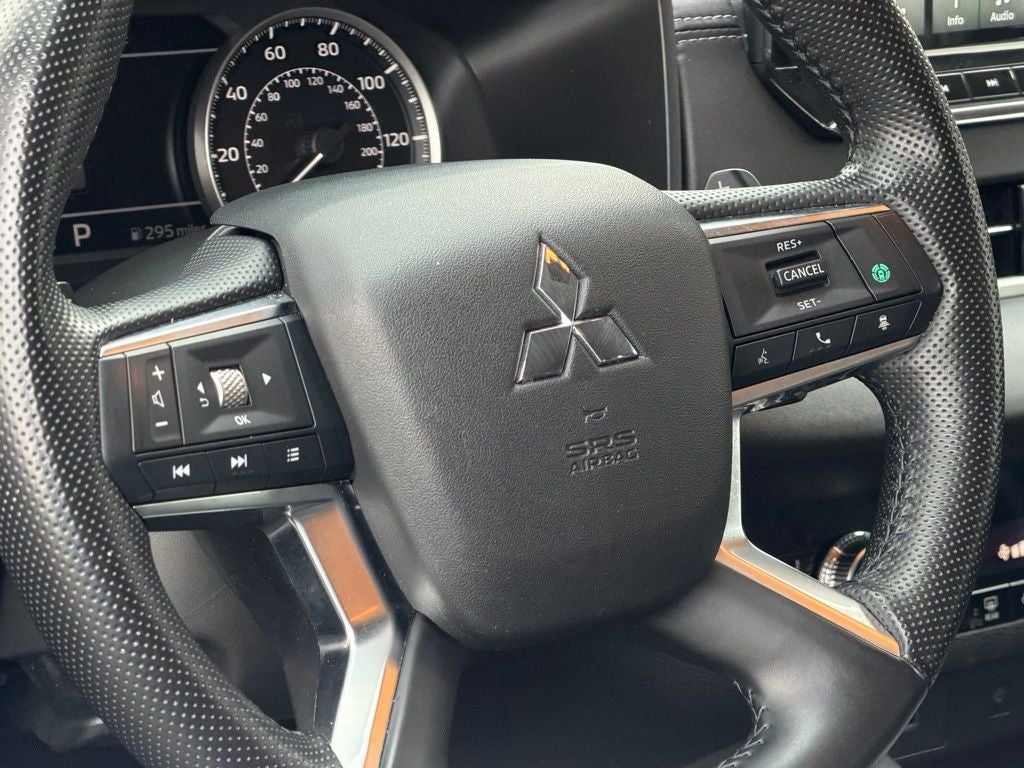 2024 Mitsubishi Outlander SE NAVIGATION