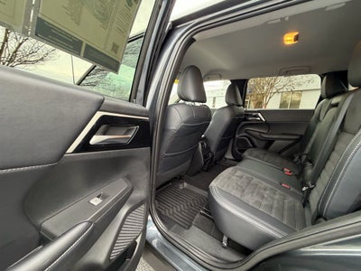 2024 Mitsubishi Outlander SE NAVIGATION