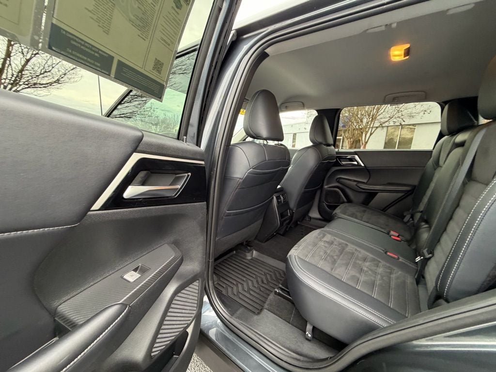 2024 Mitsubishi Outlander SE NAVIGATION