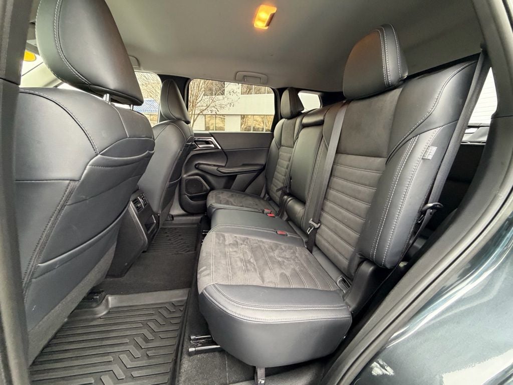 2024 Mitsubishi Outlander SE NAVIGATION