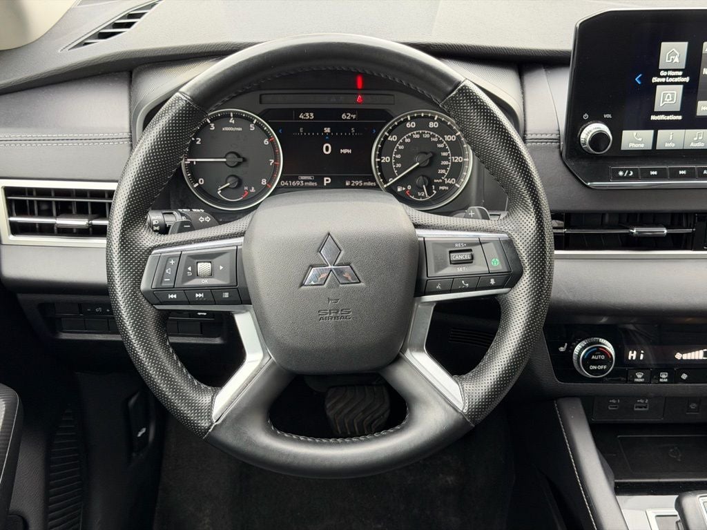 2024 Mitsubishi Outlander SE NAVIGATION