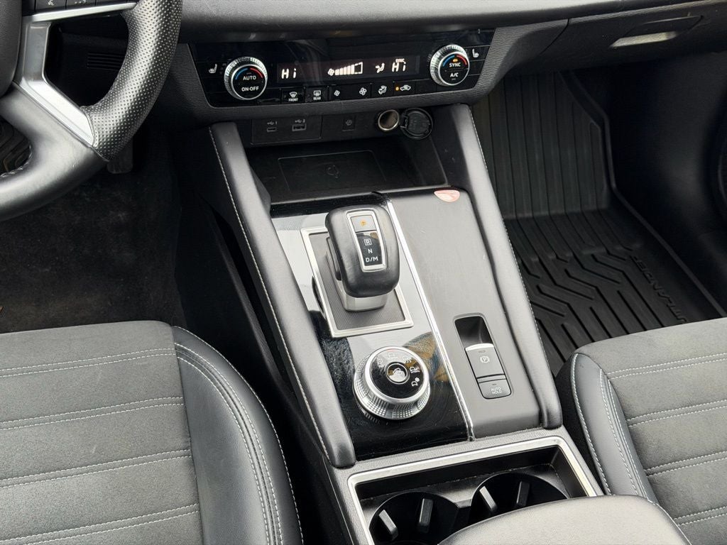 2024 Mitsubishi Outlander SE NAVIGATION