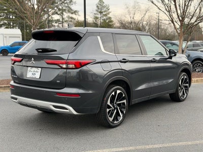 2024 Mitsubishi Outlander SE NAVIGATION