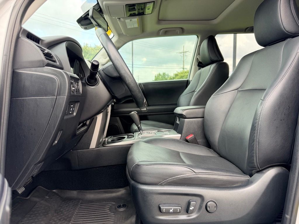 2023 Toyota 4Runner Limited NAVI MOONROOF LOW MILES!!