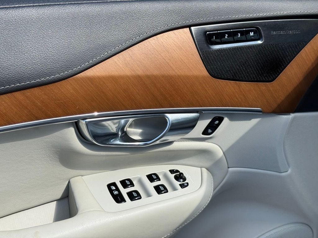 2019 Volvo XC90 T6 Inscription