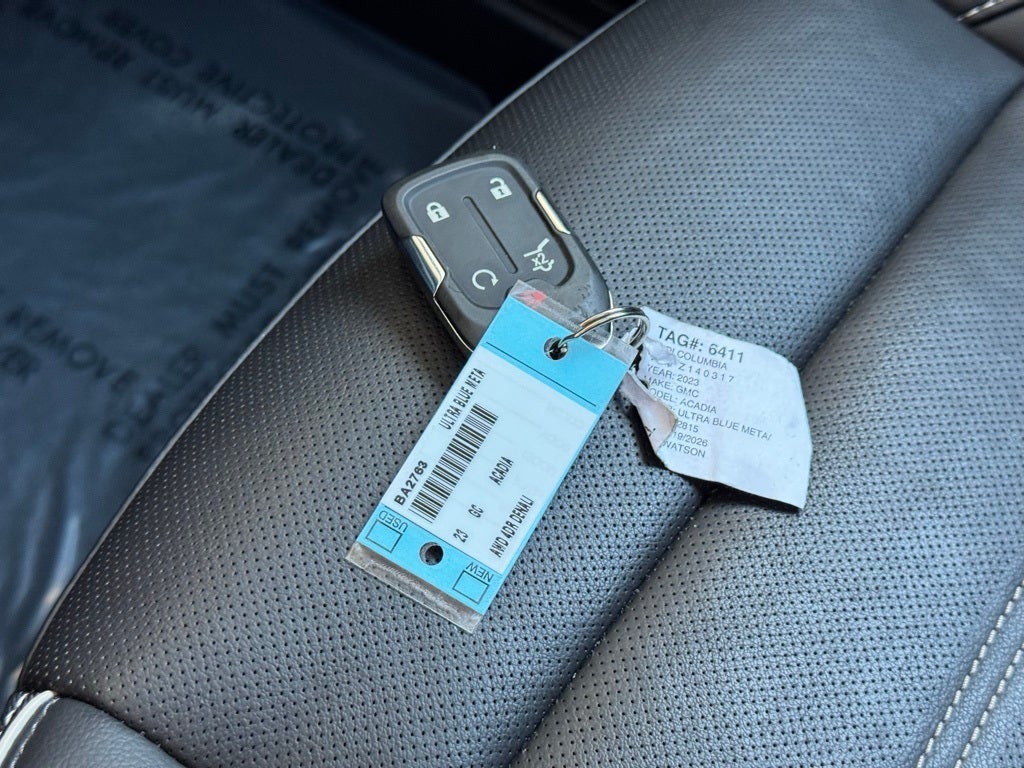 2023 GMC Acadia Denali