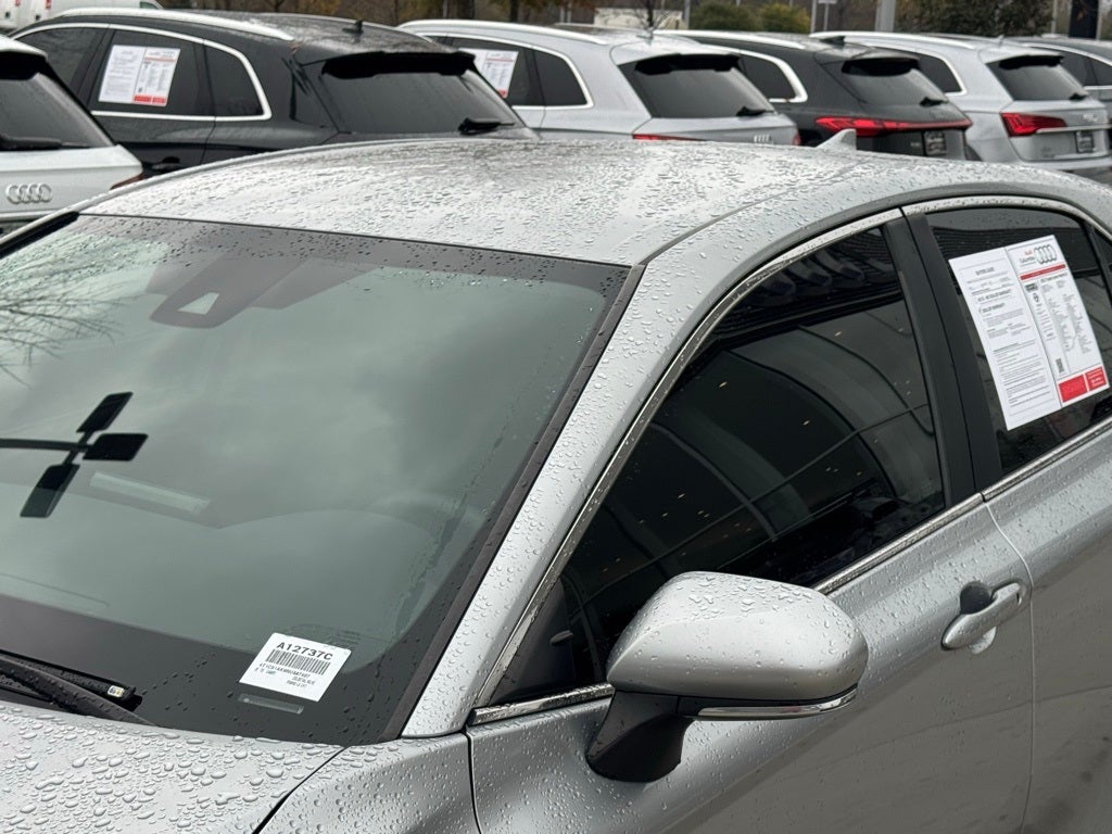 2022 Toyota Camry Hybrid LE