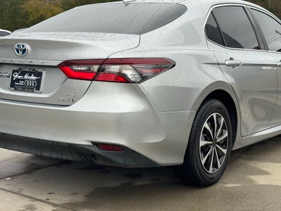 2022 Toyota Camry Hybrid LE