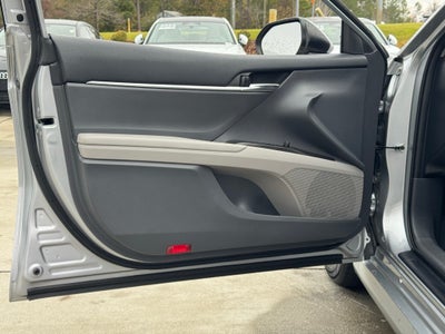 2022 Toyota Camry Hybrid LE