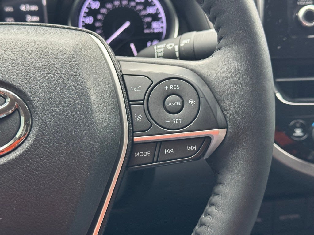 2022 Toyota Camry Hybrid LE