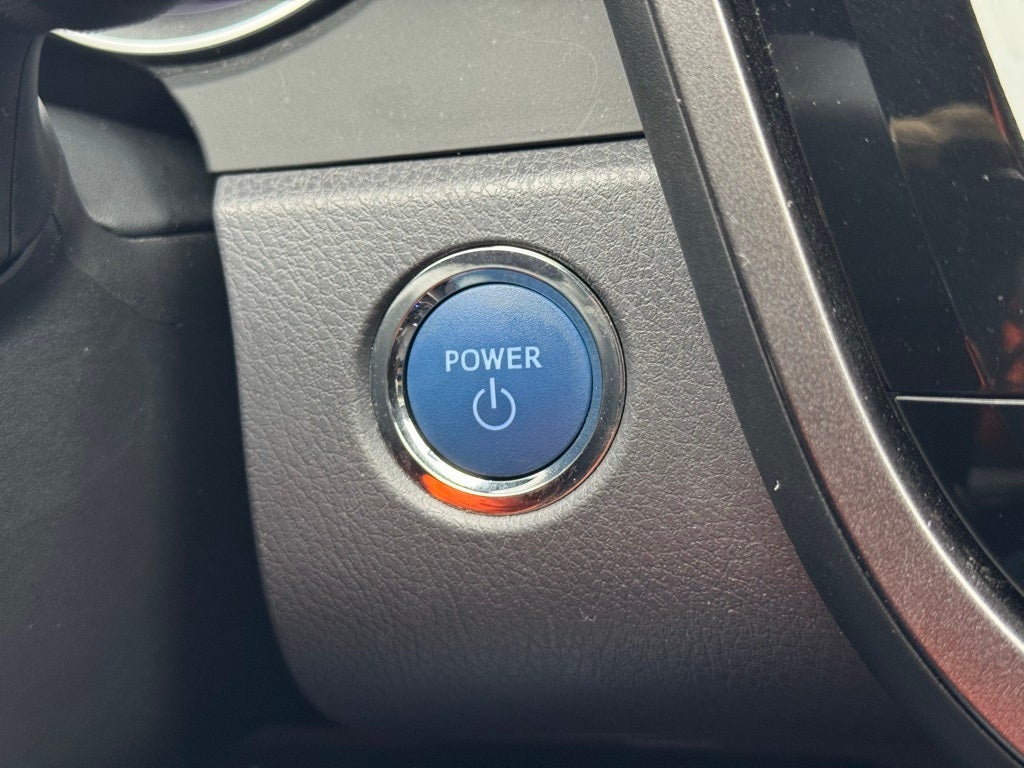 2022 Toyota Camry Hybrid LE