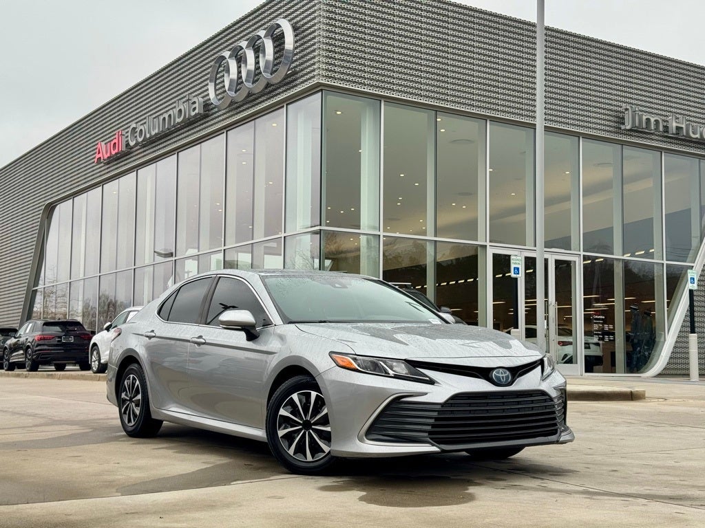 2022 Toyota Camry Hybrid LE