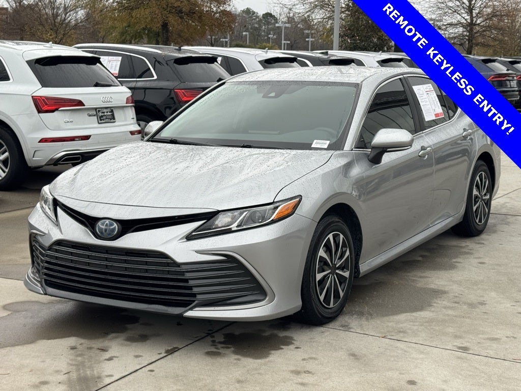 2022 Toyota Camry Hybrid LE