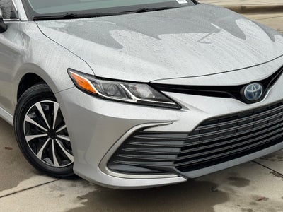 2022 Toyota Camry Hybrid LE
