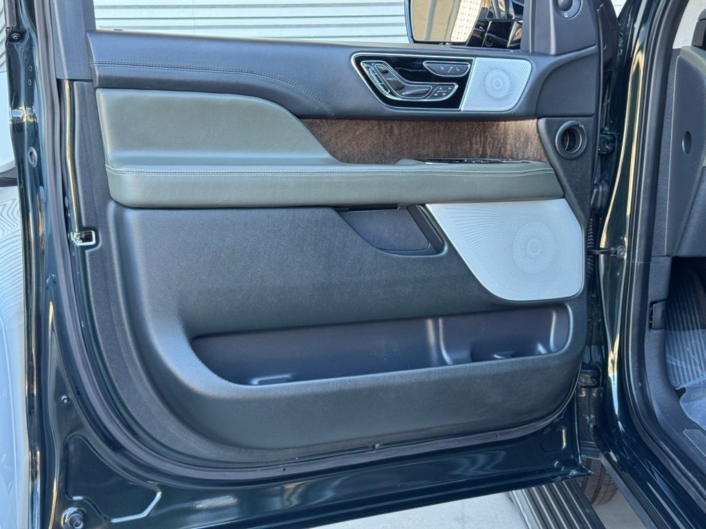 2023 Lincoln Navigator Black Label