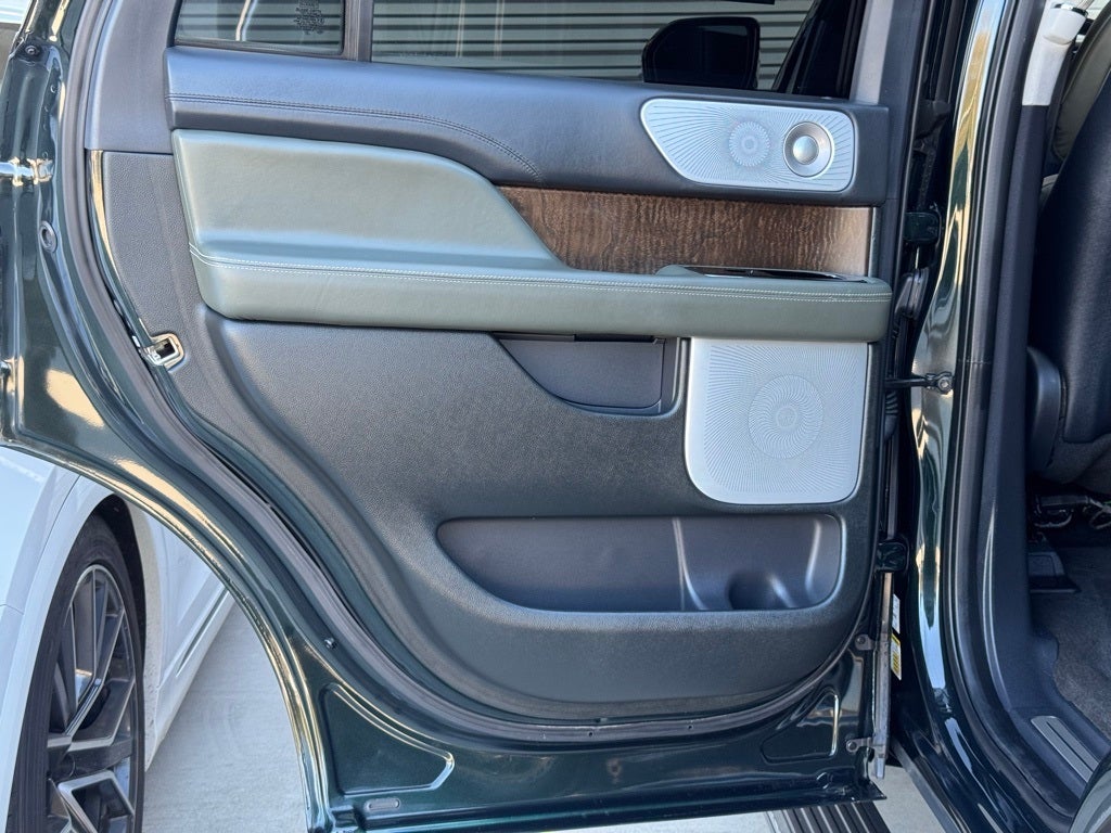 2023 Lincoln Navigator Black Label