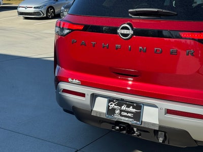 2022 Nissan Pathfinder SL