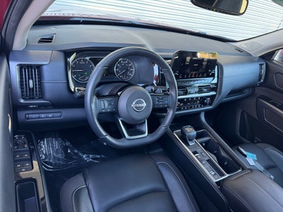 2022 Nissan Pathfinder SL