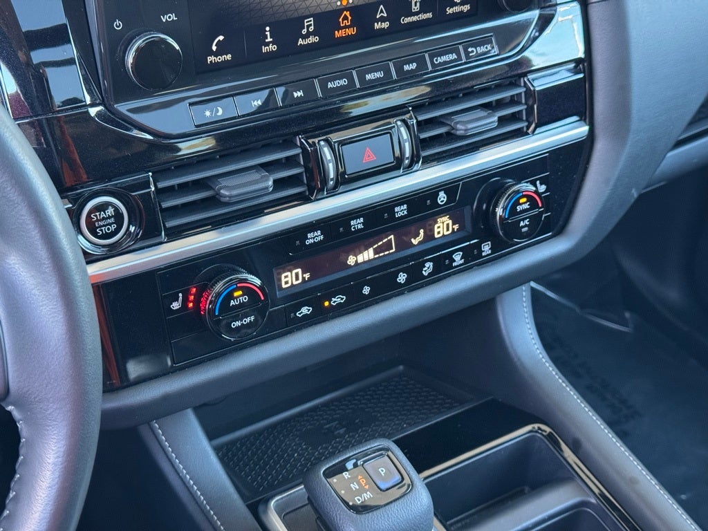 2022 Nissan Pathfinder SL