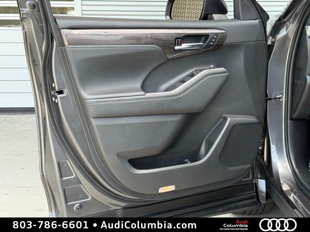 2023 Toyota Highlander Platinum