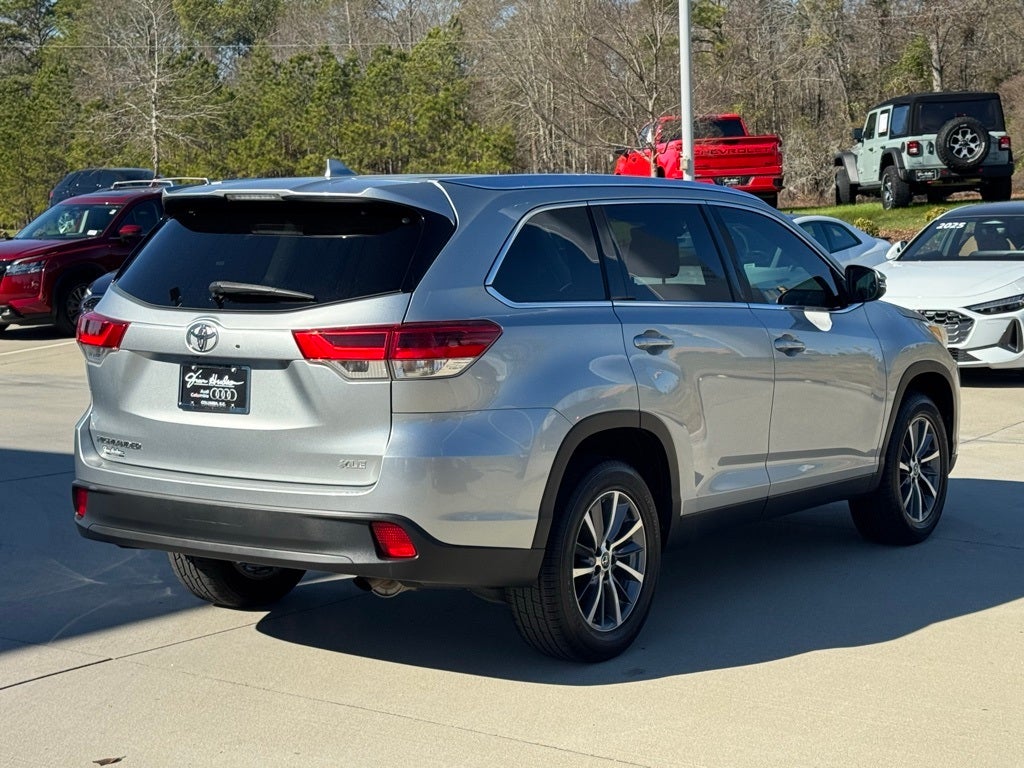 2019 Toyota Highlander SE