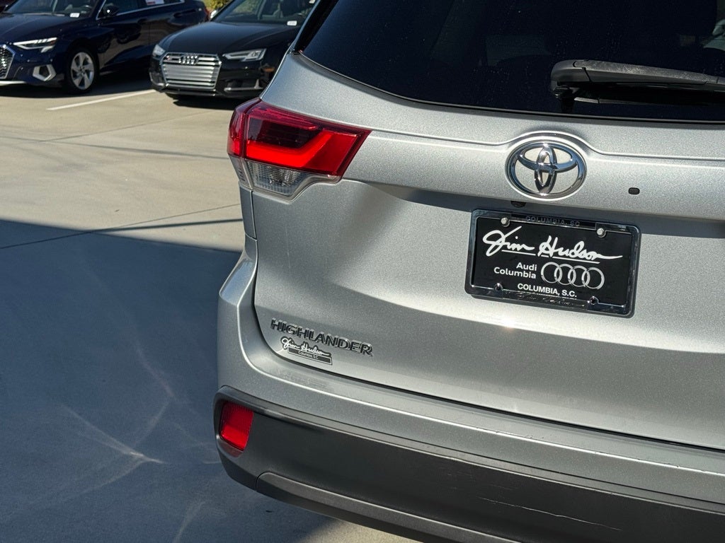 2019 Toyota Highlander SE