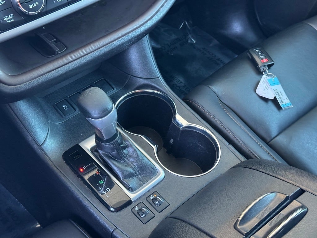 2019 Toyota Highlander SE